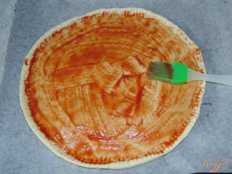 Фото приготовление рецепта: Луковая пицца шаг №3