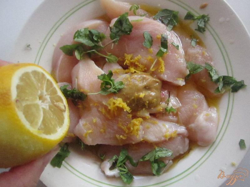 Фото приготовление рецепта: Куриное филе в лимонном соусе в мультиварке шаг №2