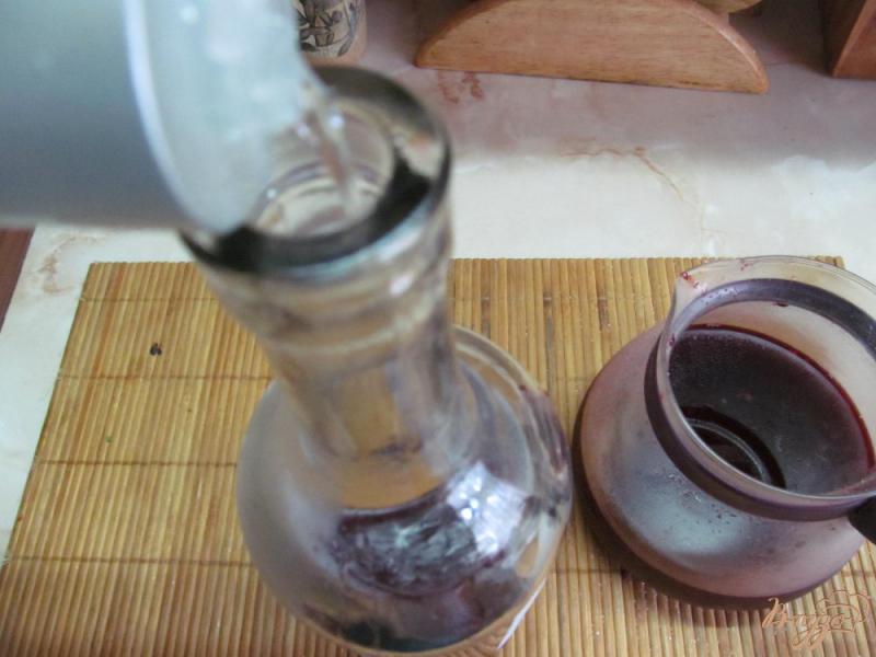Фото приготовление рецепта: Виноградный ликер шаг №2