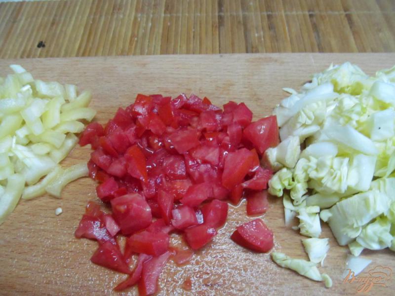 Фото приготовление рецепта: Суп из молодых овощей на курином бульоне с карри шаг №4