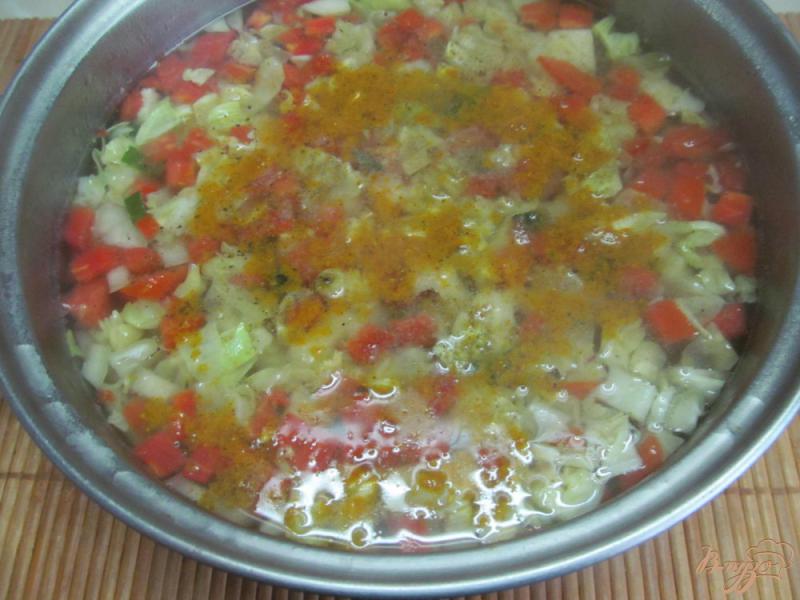 Фото приготовление рецепта: Суп из молодых овощей на курином бульоне с карри шаг №5