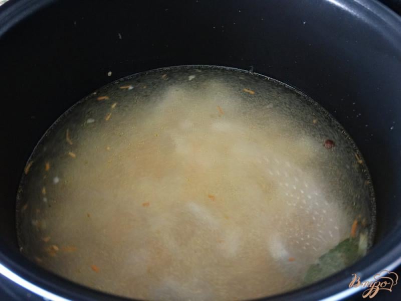 Фото приготовление рецепта: Сырный суп в мультиварке шаг №5