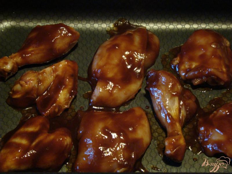 Фото приготовление рецепта: Курица в томатно-медовой глазировке шаг №4