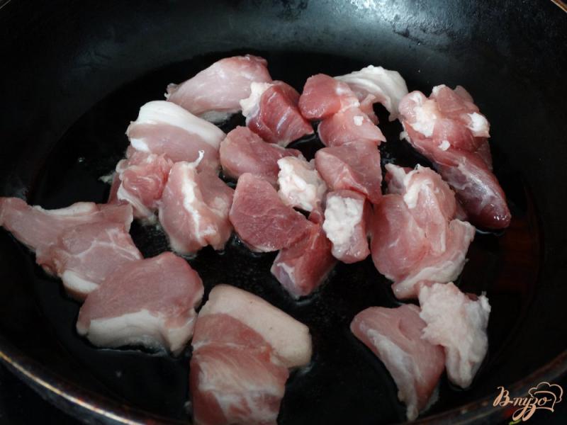 Фото приготовление рецепта: Айнтопф со свининой и брюссельской капустой шаг №1