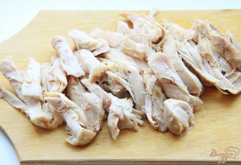 Фото приготовление рецепта: Хе из курицы с заправкой « Чим Чим » шаг №5