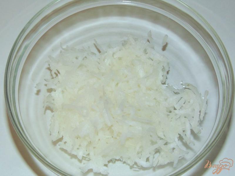 Фото приготовление рецепта: Салат из редиса и белой редьки с мангольдом и огурцом шаг №1