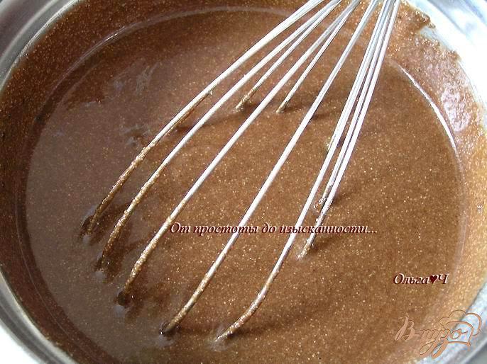 Фото приготовление рецепта: Шоколадный манник с брусникой шаг №2