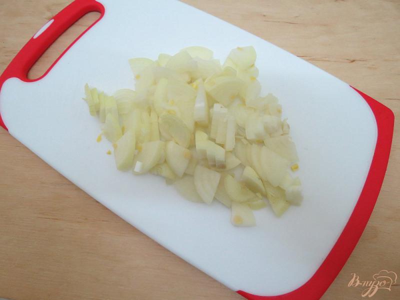 Фото приготовление рецепта: Молодая капуста тушёная со сметаной шаг №2