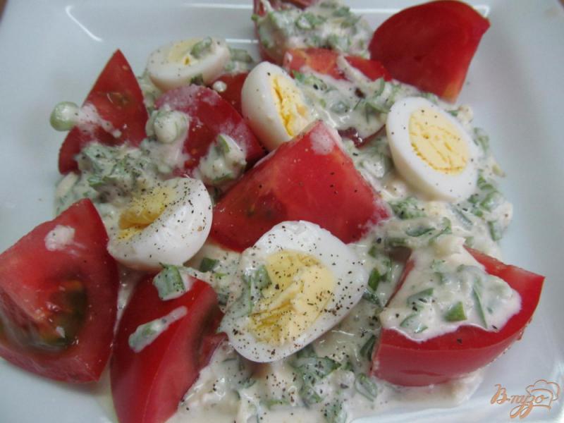 Фото приготовление рецепта: Салат с соусом из редьки шаг №4