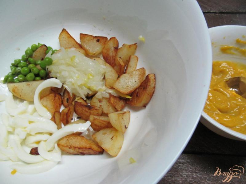 Фото приготовление рецепта: Картофельный салат с горошком шаг №5