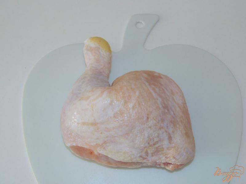 Фото приготовление рецепта: Окорочок куриный с базиликом и орегано в рукаве шаг №1