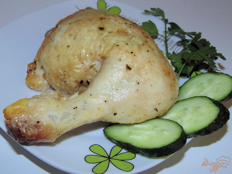 Фото приготовление рецепта: Окорочок куриный с базиликом и орегано в рукаве шаг №5
