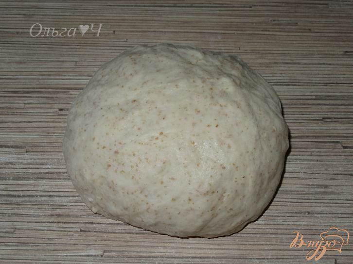 Фото приготовление рецепта: Сладкий хлеб из булочек с черносливом шаг №4