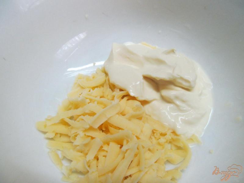 Фото приготовление рецепта: Теплый картофельный салат с омлетом шаг №1