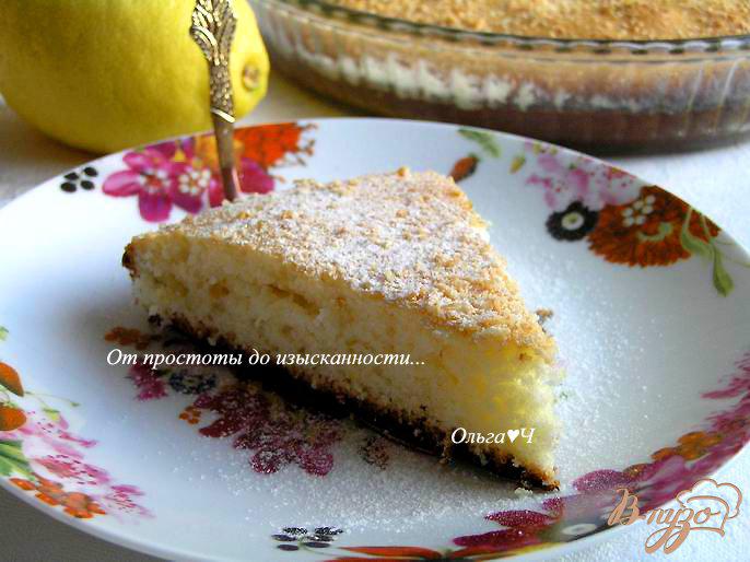 Фото приготовление рецепта: Йогуртовый пирог с кокосовой стружкой шаг №7