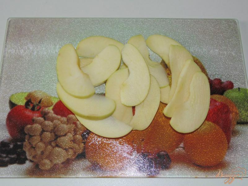 Фото приготовление рецепта: Творожная запеканка с яблоком шаг №3