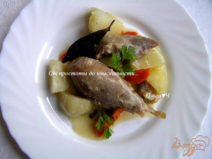 Фото приготовление рецепта: Индейка, томленая в сливочном соусе с овощами шаг №5