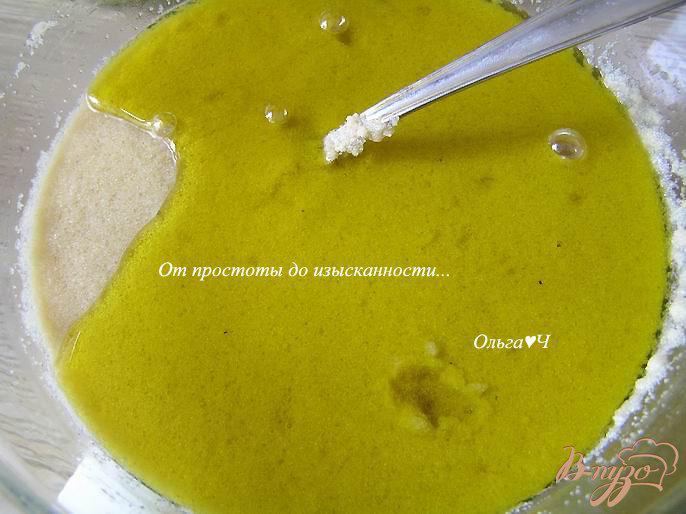 Фото приготовление рецепта: Мятный манник с виноградом на оливковом масле шаг №2