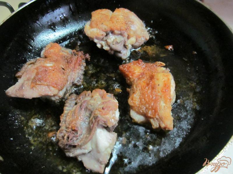 Фото приготовление рецепта: Курица с рисом по-испански шаг №2