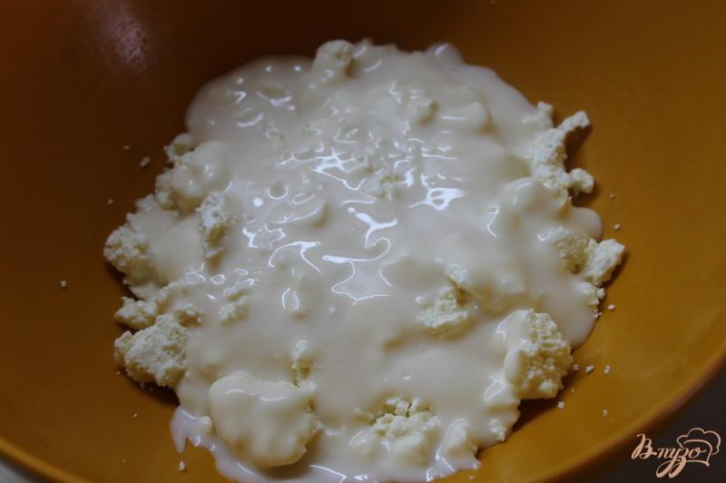 Фото приготовление рецепта: Клубничное творожное желе с йогуртом шаг №2