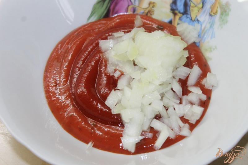 Фото приготовление рецепта: Томатный перечный соус с кинзой, базиликом и имбирем шаг №2