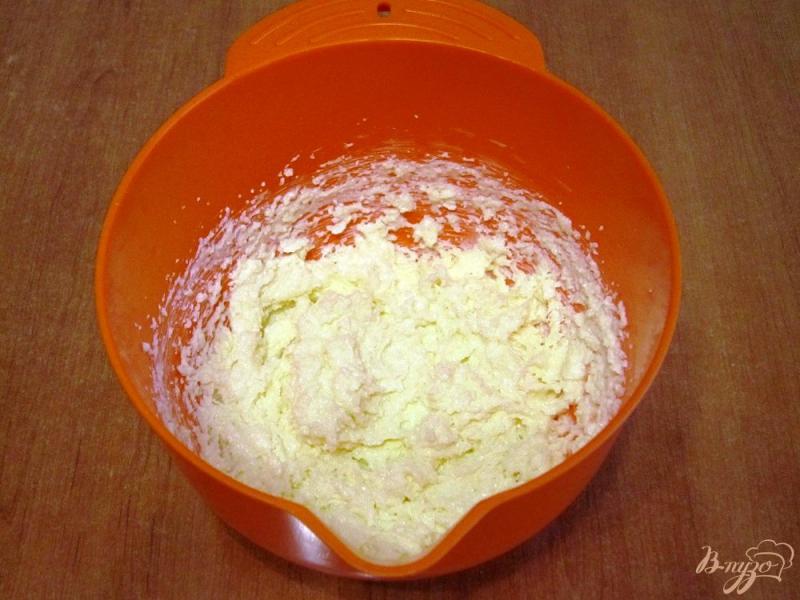 Фото приготовление рецепта: Цитрусовый пирог с кукурузной мукой шаг №2