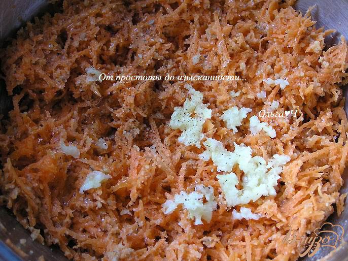 Фото приготовление рецепта: Закусочные морковно-ореховые шарики шаг №2