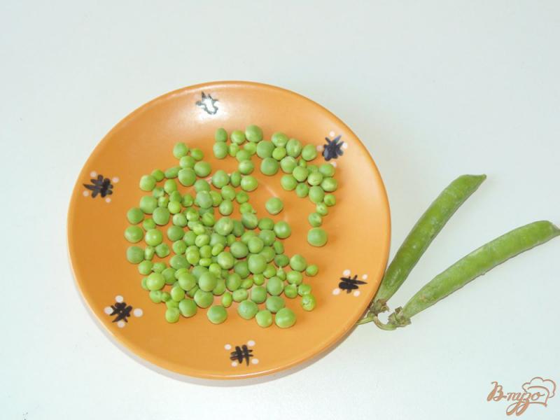 Фото приготовление рецепта: Салат с ветчиной и молодым зеленым горошком шаг №1