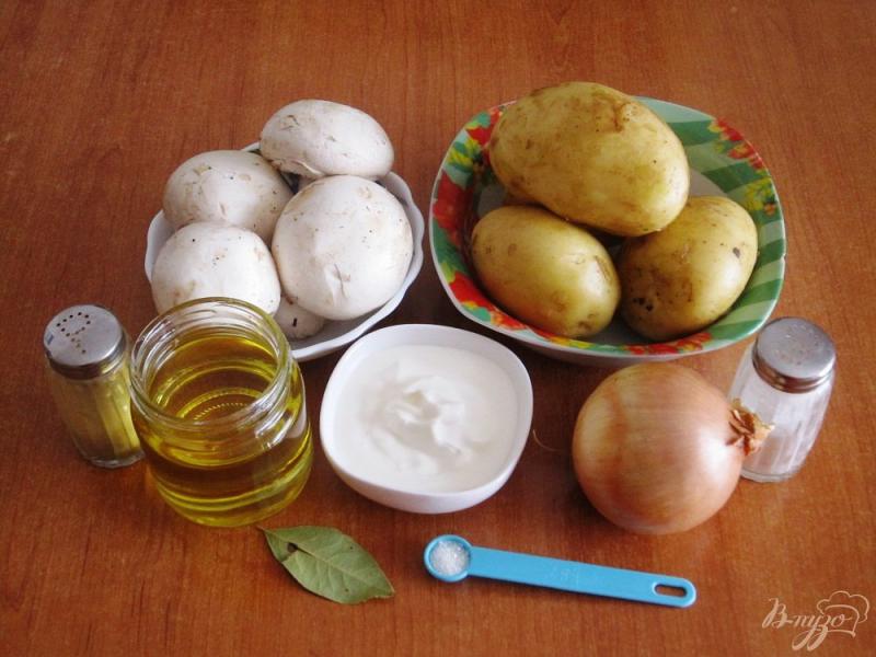 Фото приготовление рецепта: Молодой картофель с грибами шаг №1