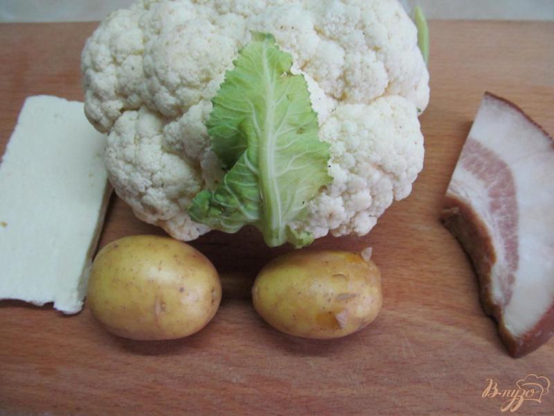 Фото приготовление рецепта: Теплый салат из картофеля с цветной капустой шаг №1
