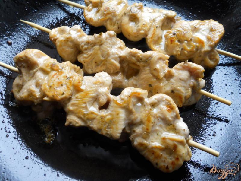 Фото приготовление рецепта: Куриное филе в гранатовом соусе на сковороде шаг №6