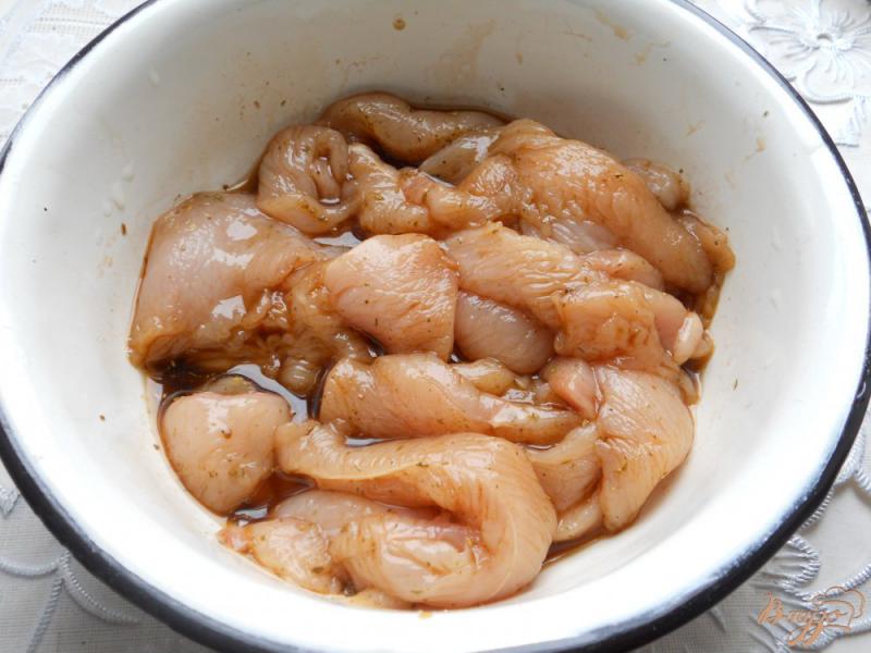 Фото приготовление рецепта: Куриное филе в гранатовом соусе на сковороде шаг №4