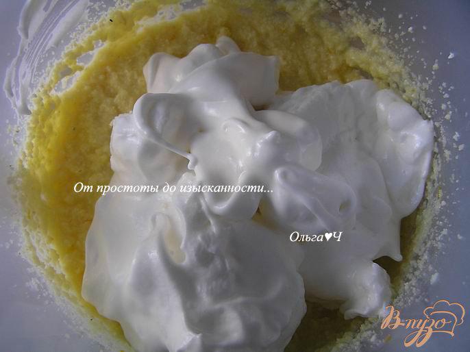Фото приготовление рецепта: Творожный пирог с апельсином шаг №7