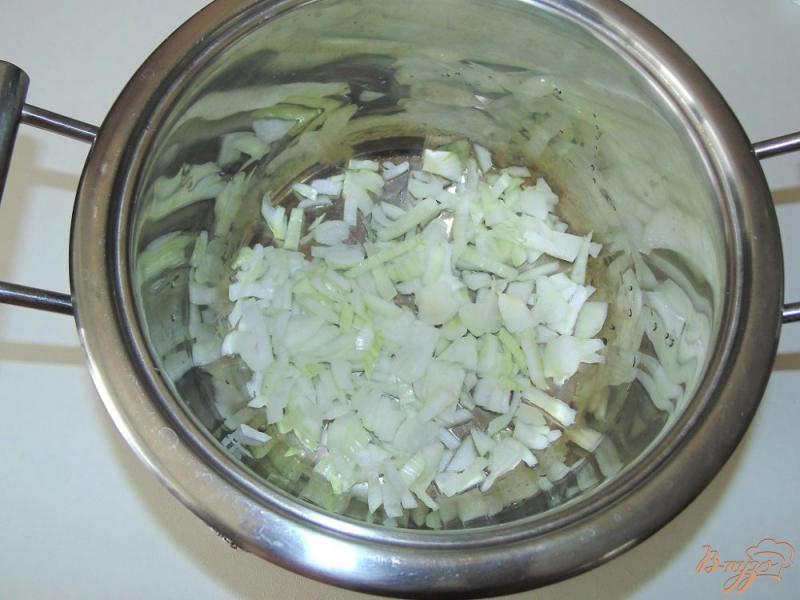Фото приготовление рецепта: Бурый рис с шампиньонами шаг №2