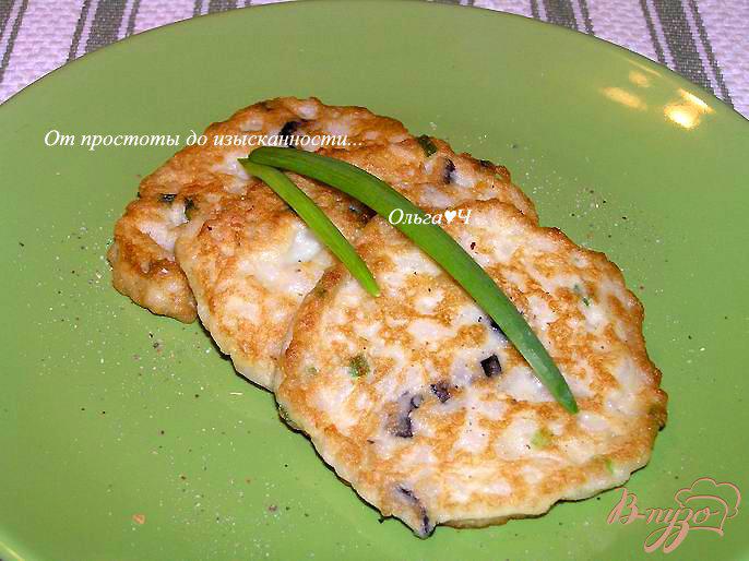 Фото приготовление рецепта: Рисовые крупеники с маслинами шаг №6