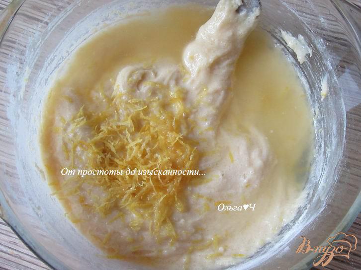 Фото приготовление рецепта: Лимонный кекс с глазурью шаг №3