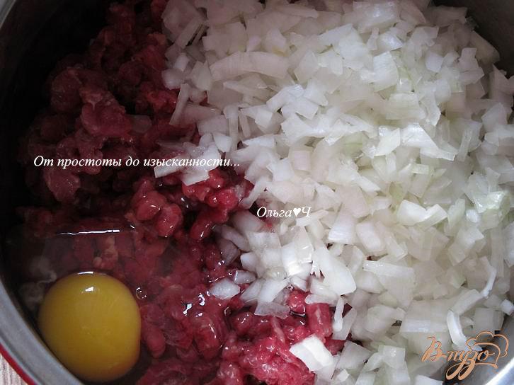 Фото приготовление рецепта: Шарики из говядины в сливочно-сырном соусе шаг №1