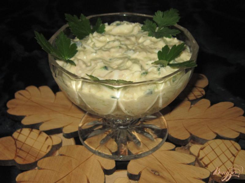 Фото приготовление рецепта: Нежный салат из молоков соленой сельди шаг №4