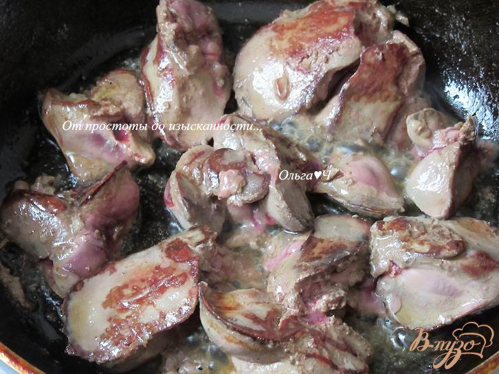 Фото приготовление рецепта: Паштет из куриной печени с морковью шаг №3