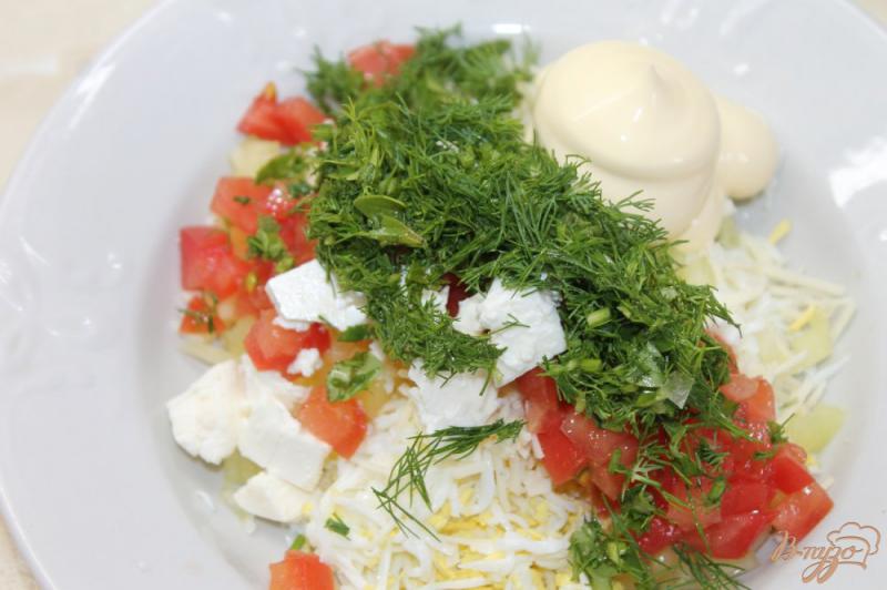 Фото приготовление рецепта: Фаршированный лаваш яйцом, сыром, помидорами и зеленью шаг №5