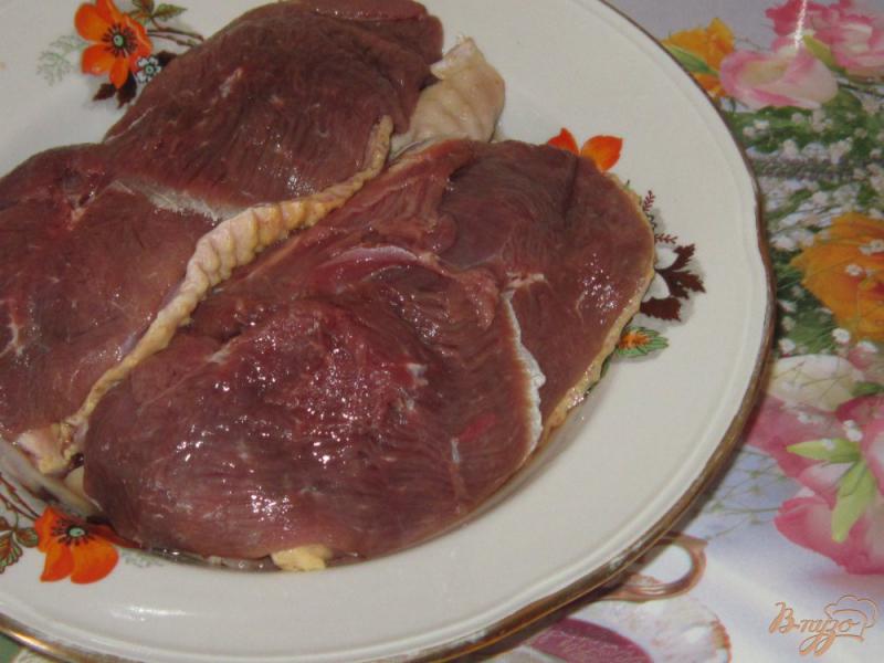 Фото приготовление рецепта: Котлеты из утиного мяса с зеленью шаг №1