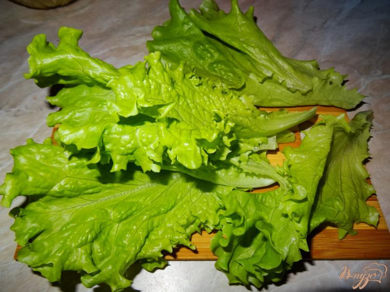 Фото приготовление рецепта: Салат с тунцом и перепелиными яйцами шаг №1