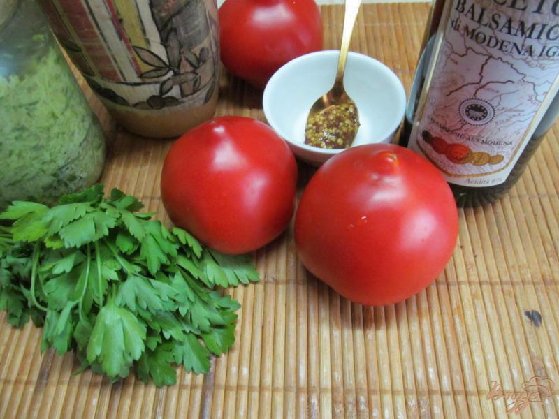 Фото приготовление рецепта: Фаршированный помидор маринадом с зеленью шаг №1
