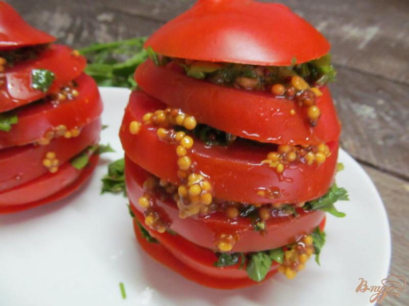 Фото приготовление рецепта: Фаршированный помидор маринадом с зеленью шаг №4