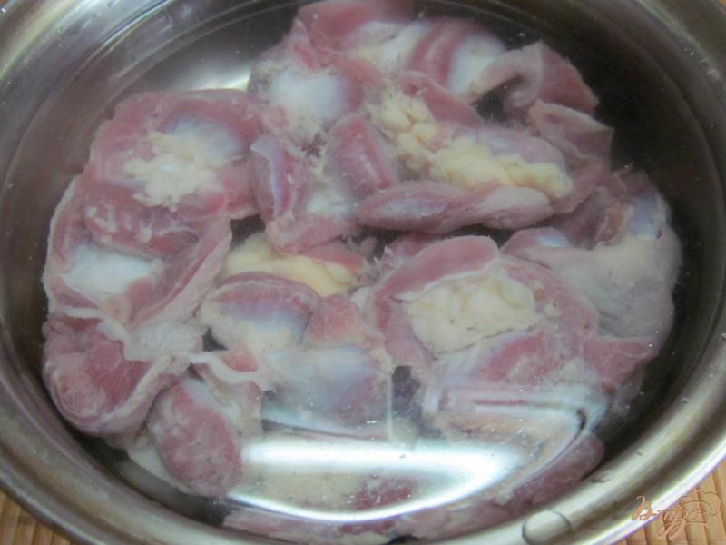 Фото приготовление рецепта: Рагу из овощей и куриных желудочков шаг №1
