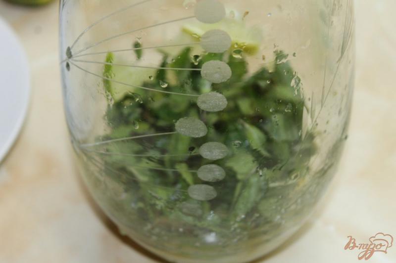 Фото приготовление рецепта: Безалкогольный мохито с свежей клубникой шаг №6