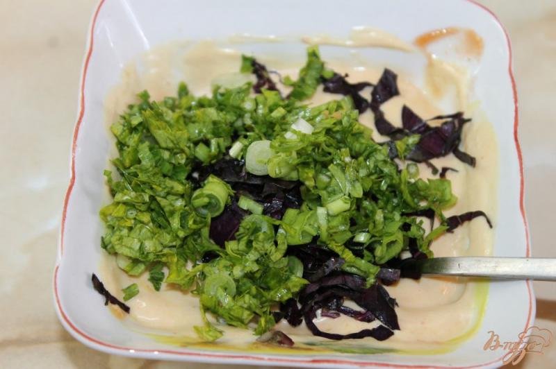Фото приготовление рецепта: Универсальный соус из свежим базиликом к мясу и картофелю шаг №5
