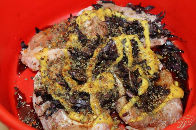 Фото приготовление рецепта: Свинина с прослойкой сала маринованная в неострой горчице и пряностях шаг №4