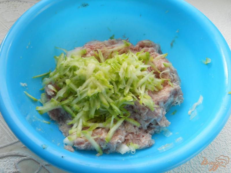 Фото приготовление рецепта: Мясные «хачапури» в мультиварке шаг №2