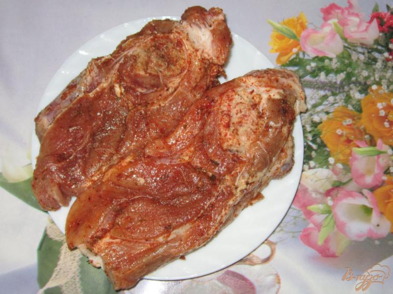 Фото приготовление рецепта: Свинина запеченная с молодым картофелем в рукаве шаг №2